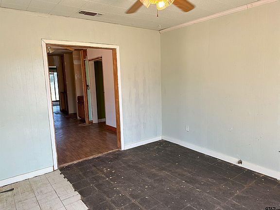 5th image of 300 Glendale Ave