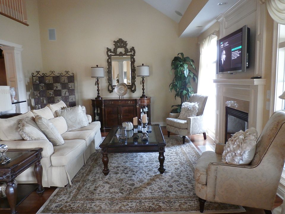 1st image of 1905 Cambridge Dr