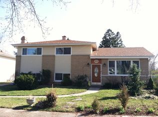 1903 E Yuma Ln, Mount Prospect, IL 60056