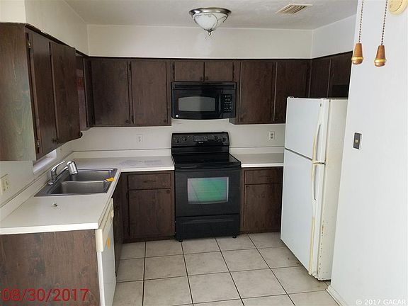 4th image of 5805 NW 27th Ter