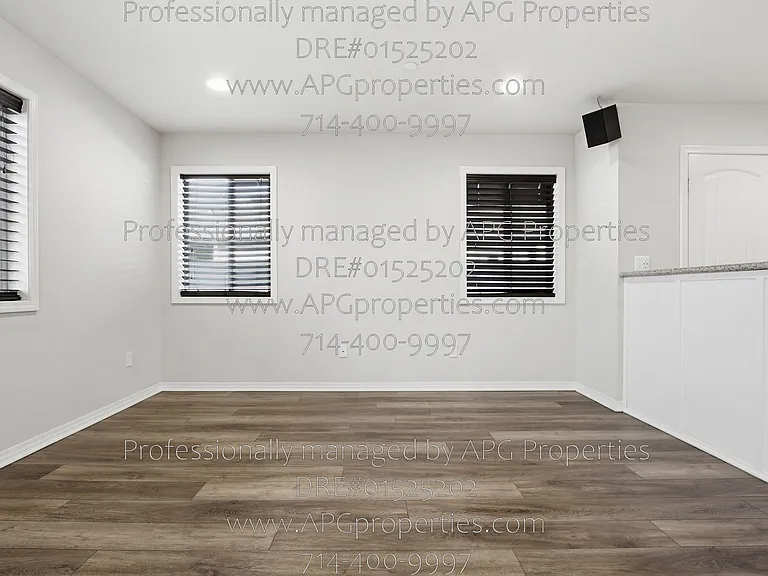 139 Thompson Ave — Photo 16