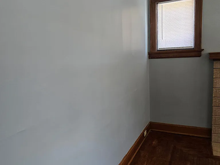 4370 Saint Lawrence Ave — Photo 11