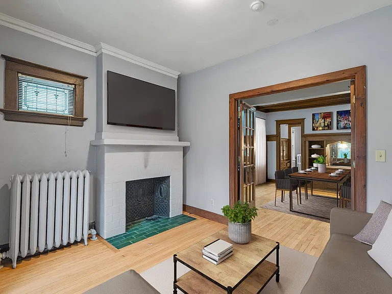 3007 N Maryland Ave — Photo 1