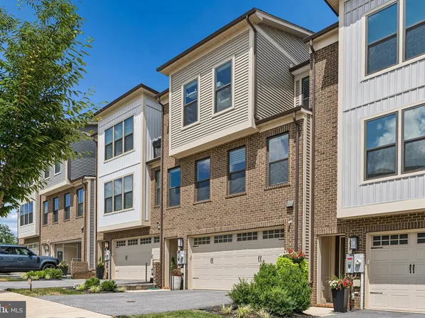 240 Hickory Hollow Ct, Cockeysville, MD 21030