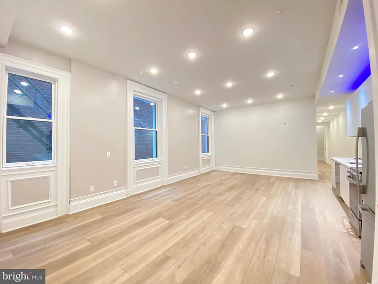 1824 Chestnut St #101 — Photo 8