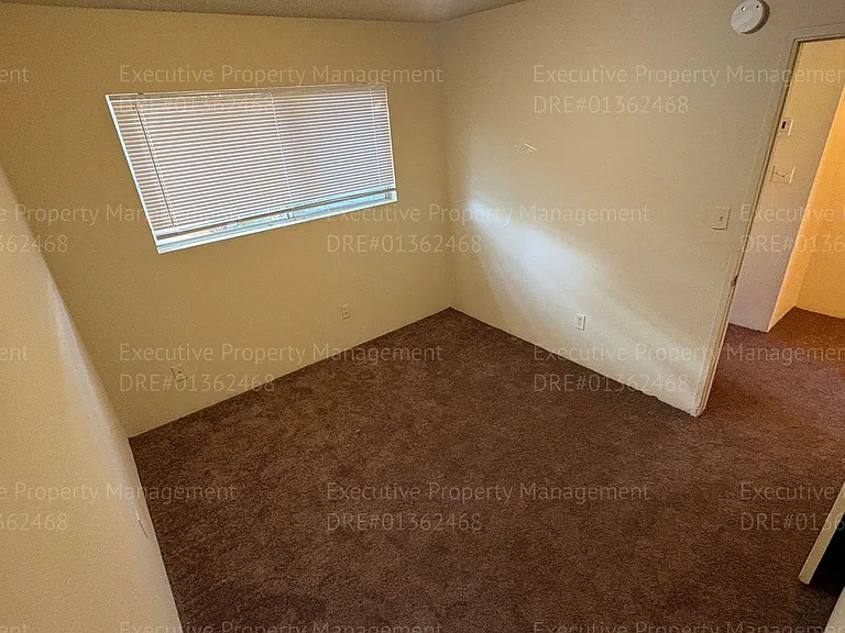 804 Niles St — Photo 20