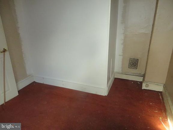 5th image of 5546 Lansdowne Ave