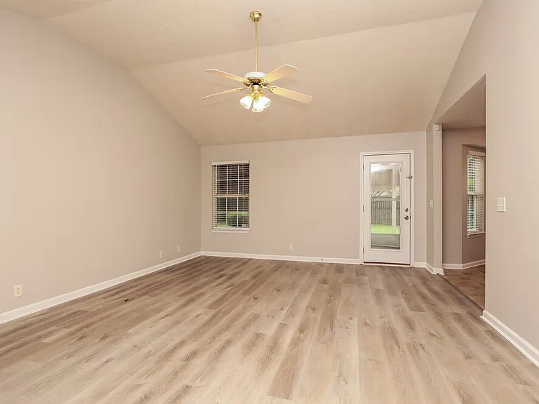 1280 Saint Andrews Dr — Photo 3