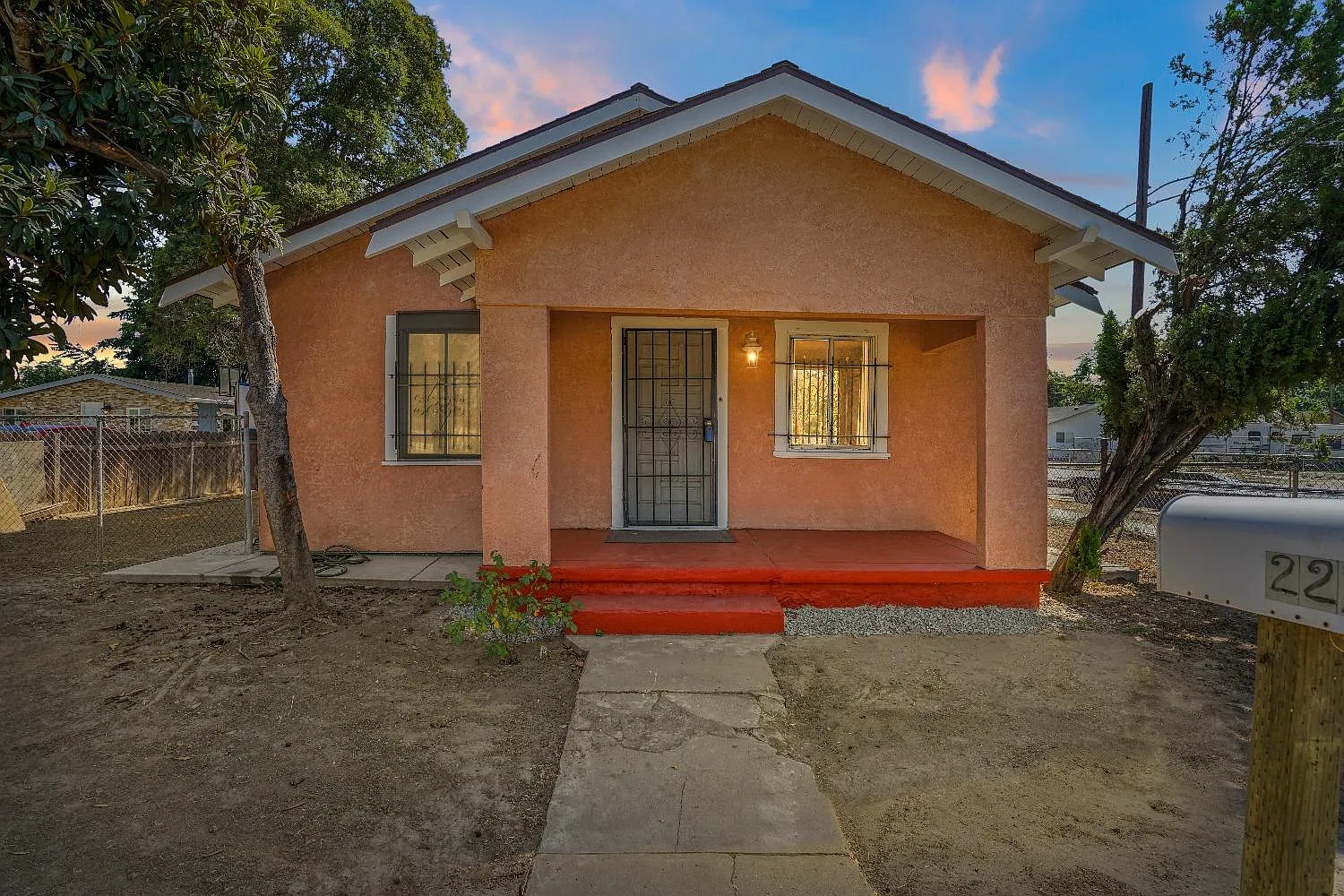 227 California Ave photo 1