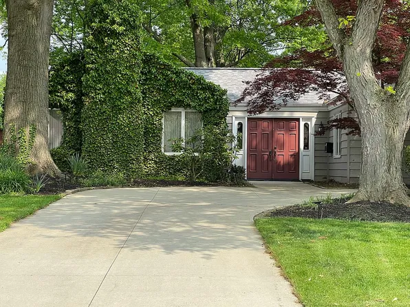 465 Walleyford Dr, Berea, OH 44017