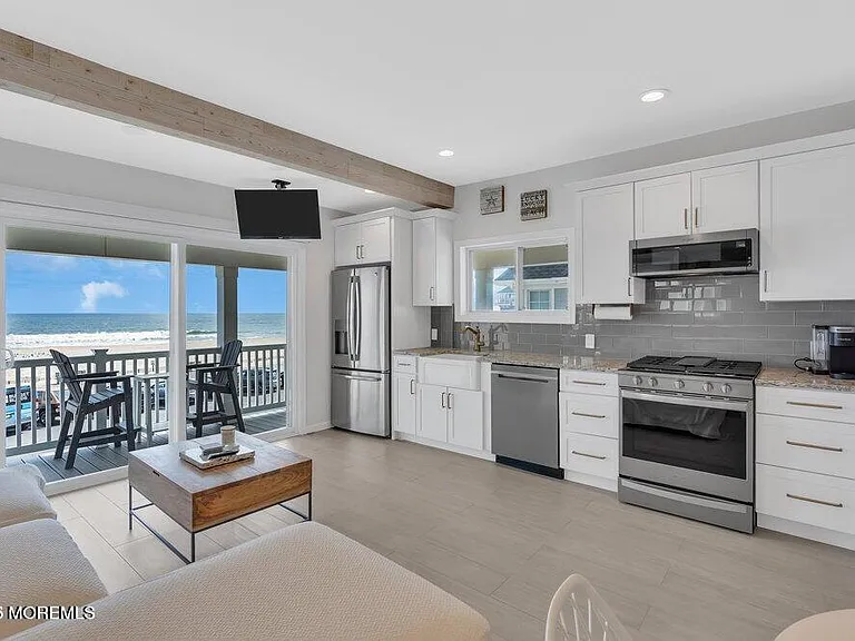 903 Ocean Ave #4 — Photo 3