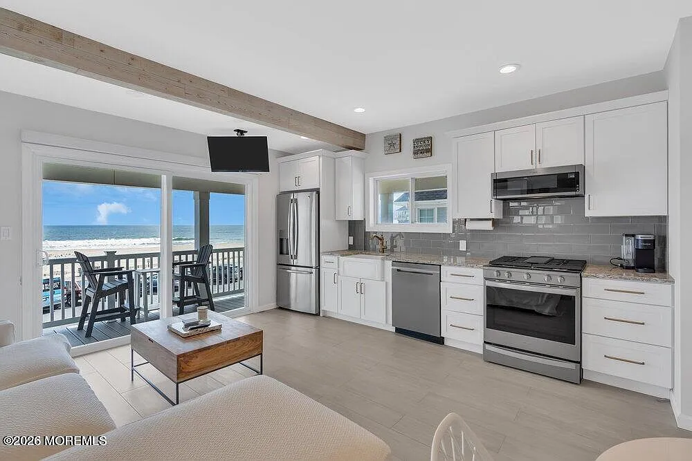 Building Photo - 903 Ocean Ave #4