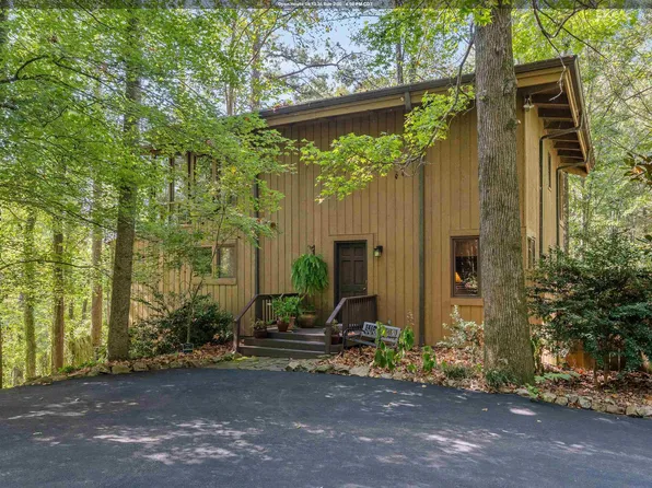 1827 Lake Knowl Dr, Helena, AL 35080