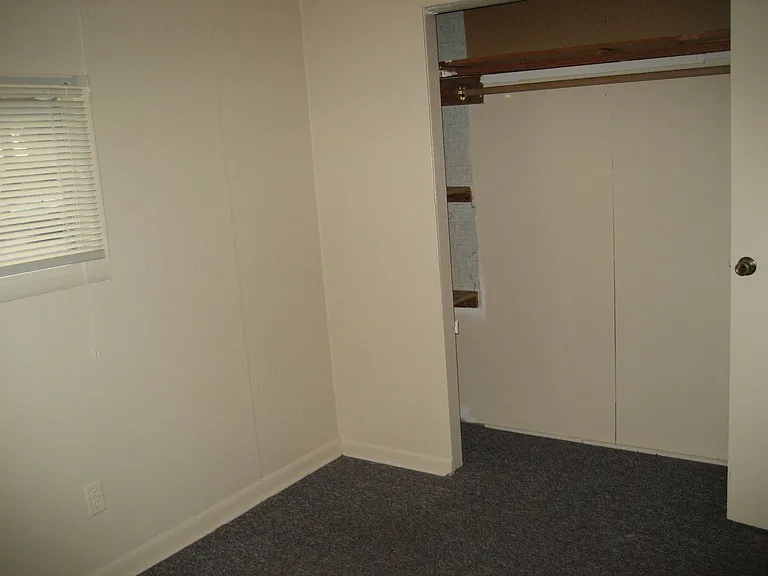 431 S River Rd — Photo 17