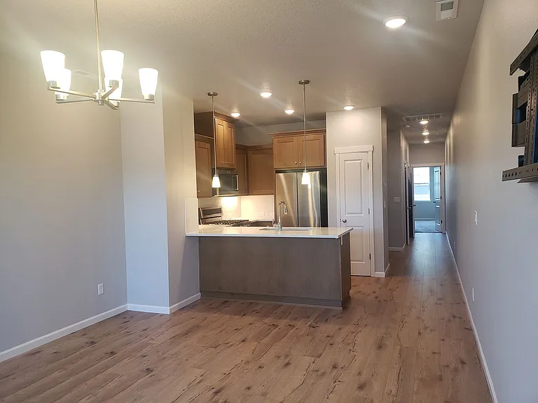 8122 SE Blanton St — Photo 4