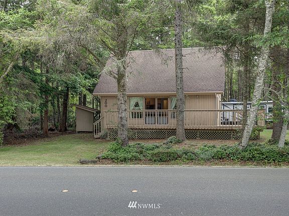4th image of 200 Duck Lake Dr NE
