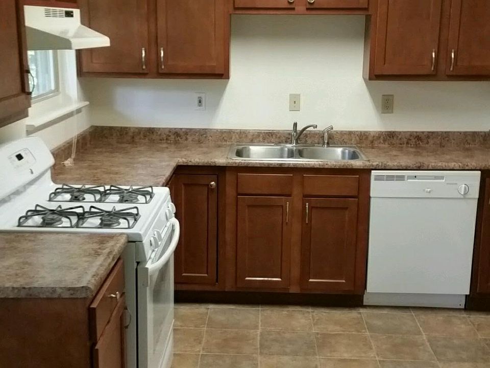 2nd image of 11424 Rose Ln