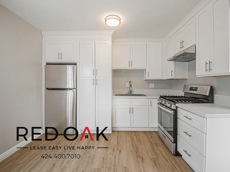 1589 E 47th St #3 — Photo 8