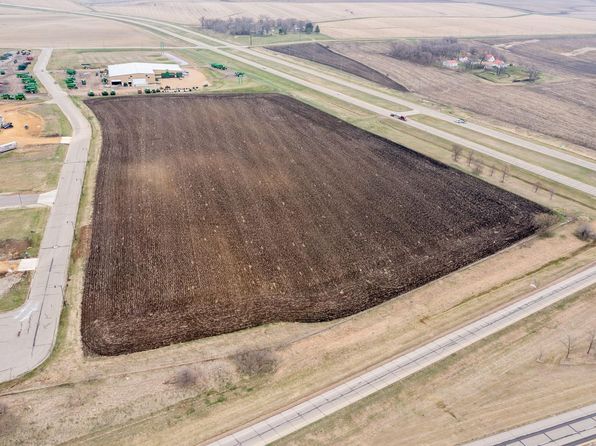 Faribault Dr, Blue Earth, MN 56013