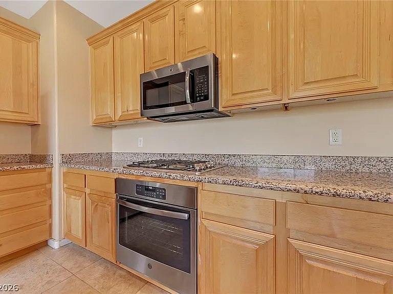 9387 Chateau Street Jean Dr — Photo 12