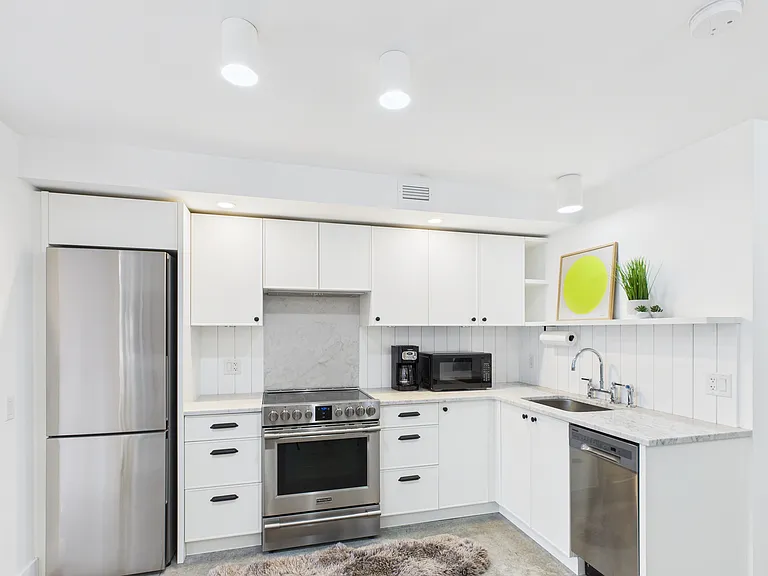 230 Wilson St #5 — Photo 8