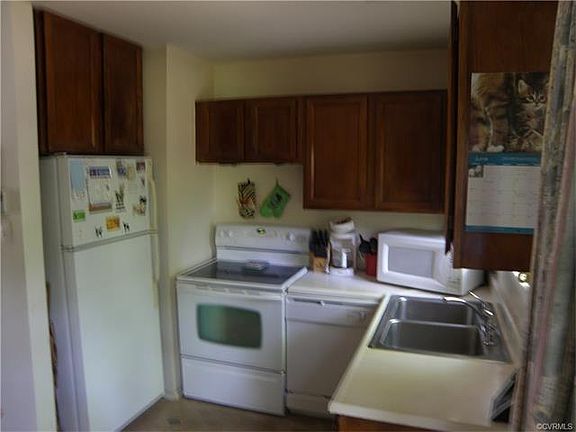 3rd image of 7401 Moss Side Ave