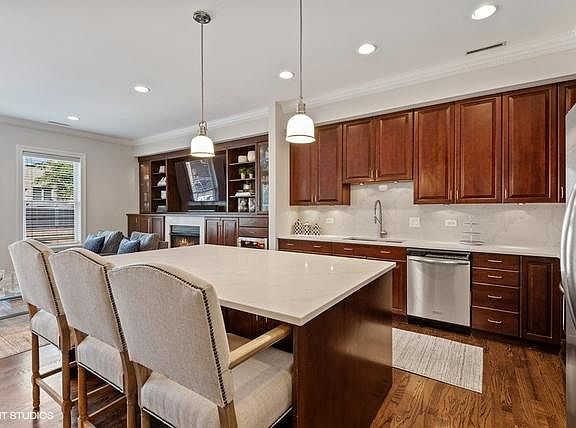 3rd image of 2644 N Ashland Ave APT 1