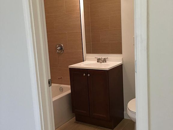 4th image of 3524 W Fullerton Ave