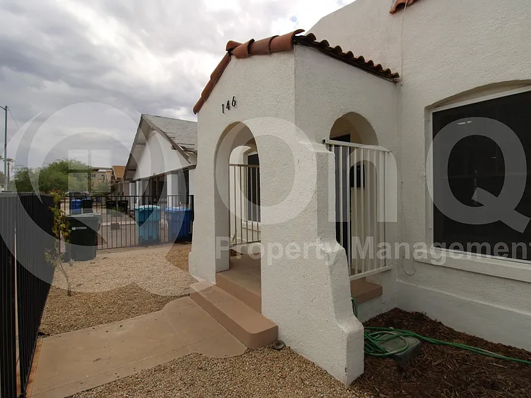 146 N 10th Ave — Photo 2