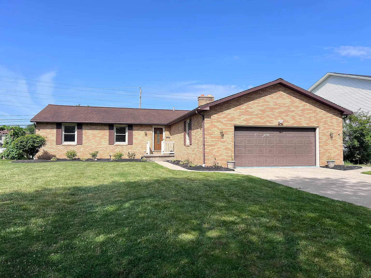 3 bed, 1.5 bath, 1639 sqft, $2,500 — Photo 1