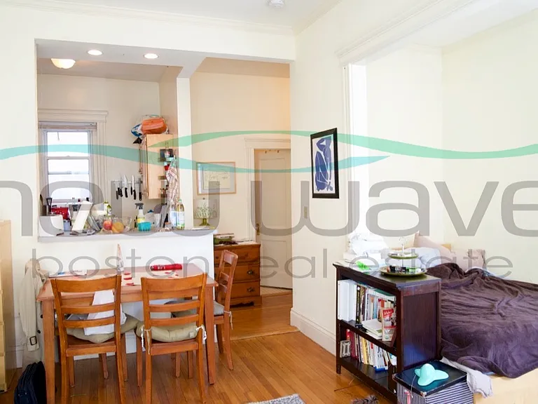 51 Queensberry St #11 — Photo 2
