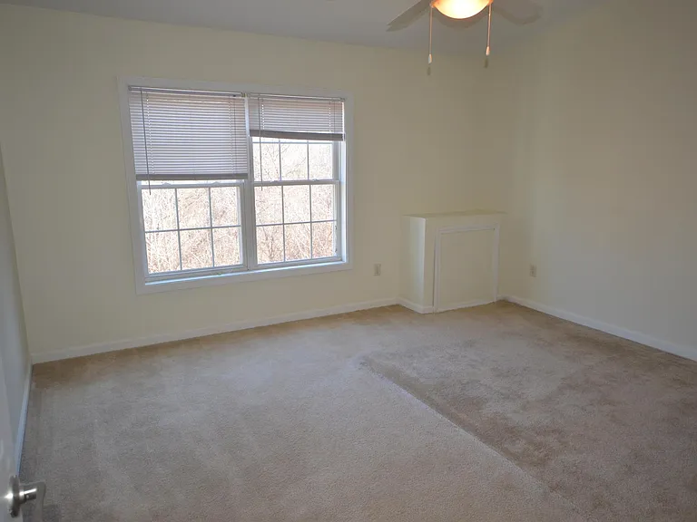 Stonington Estates Apartments — Photo 51
