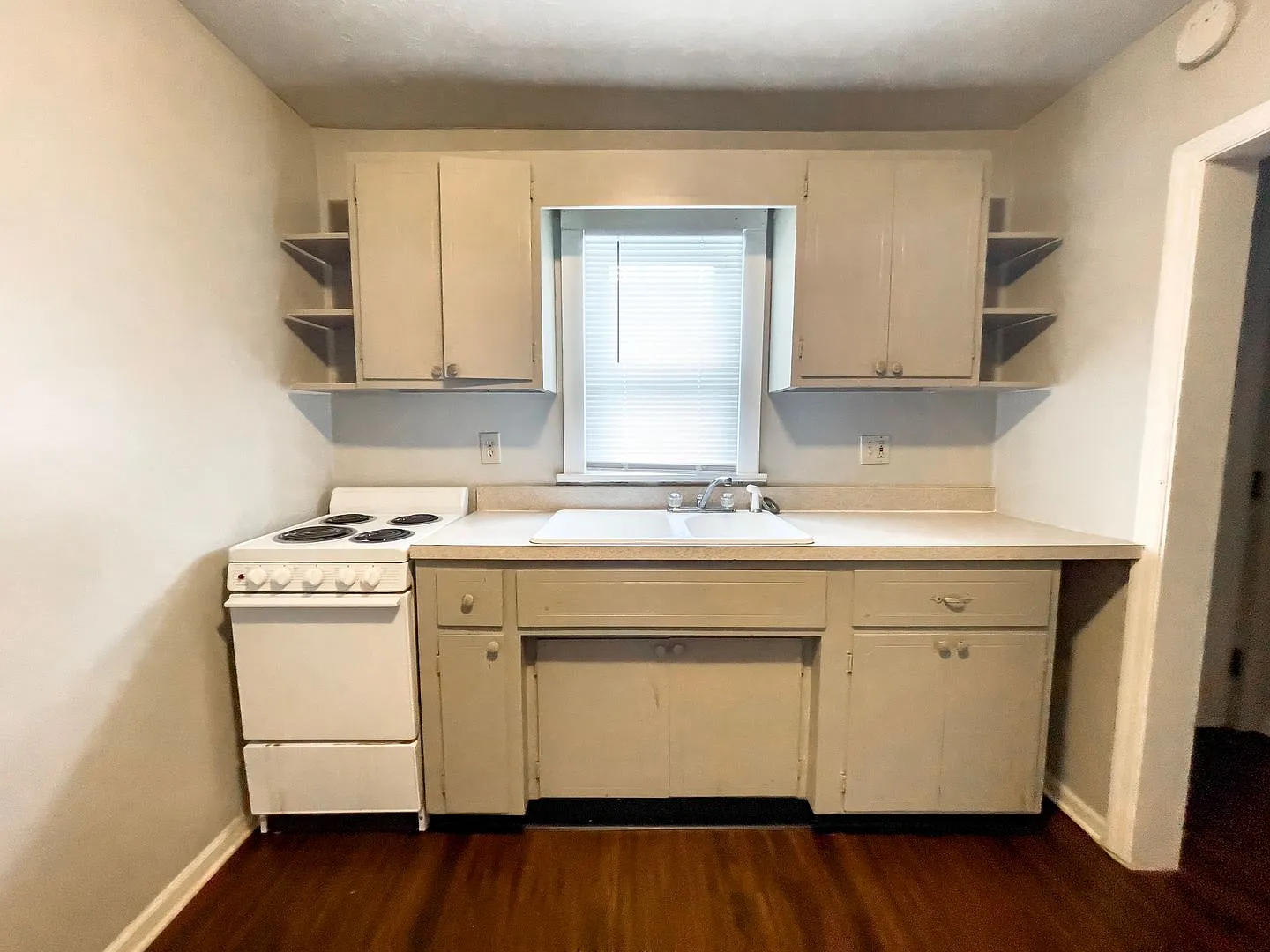 1711 & 1711 1/2 N Ball Ave. (Wynn Funds LLC) — Photo 3