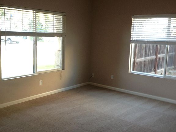 2nd image of 2690 Claret Cir