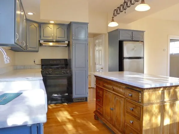155 Oak St, Newton, MA 02464
