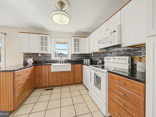 1220 Commonwealth Ave, Front Royal, VA 22630
