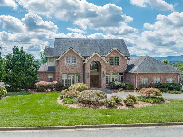 517 Douglas Dr, Johnson City, TN 37604