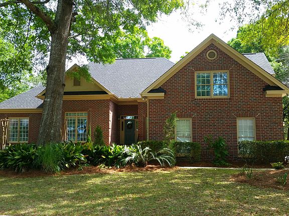 2nd image of 1321 Woodlake Ct