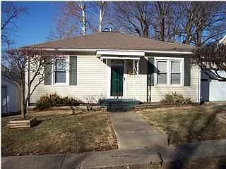 808 Axtell Ave photo 1