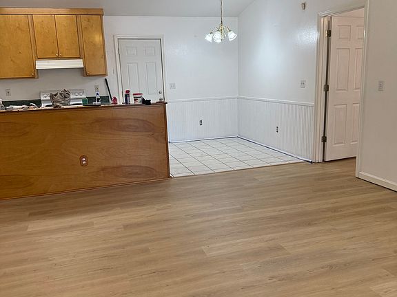 3rd image of 109 Paulette Dr