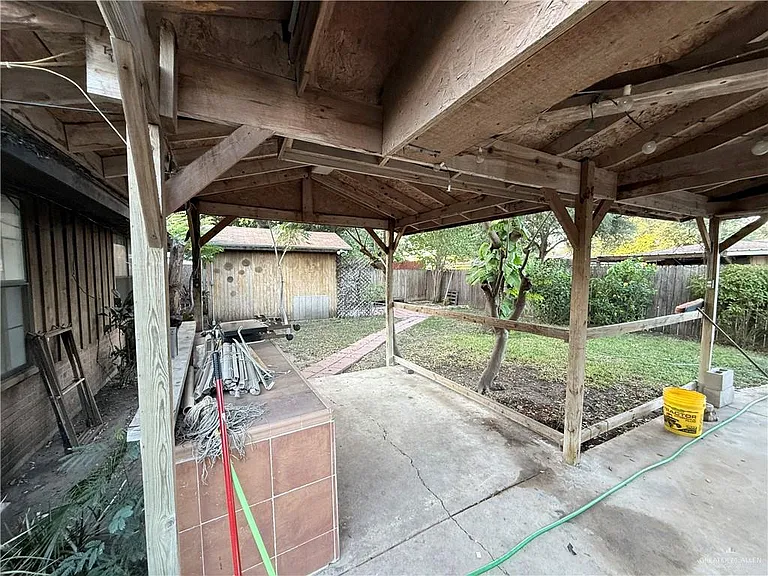 612 Tamarack Ave — Photo 11