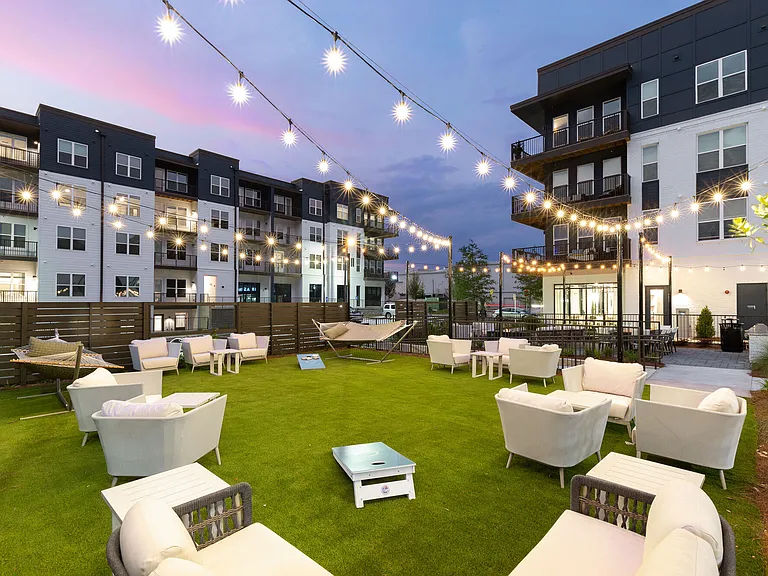 Solis Gainesville — Photo 21