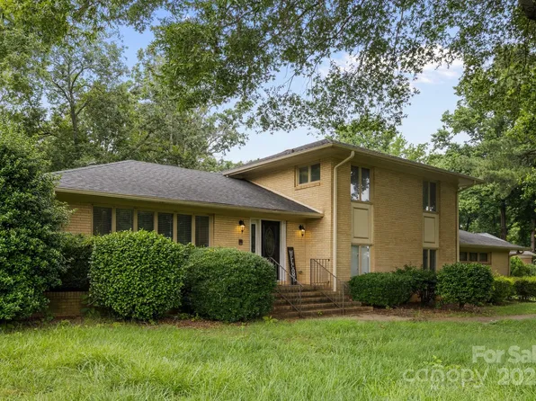 6017 Sierra Dr, Charlotte, NC 28216