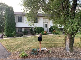 10 Fawn Dr, New Columbia, PA 17856