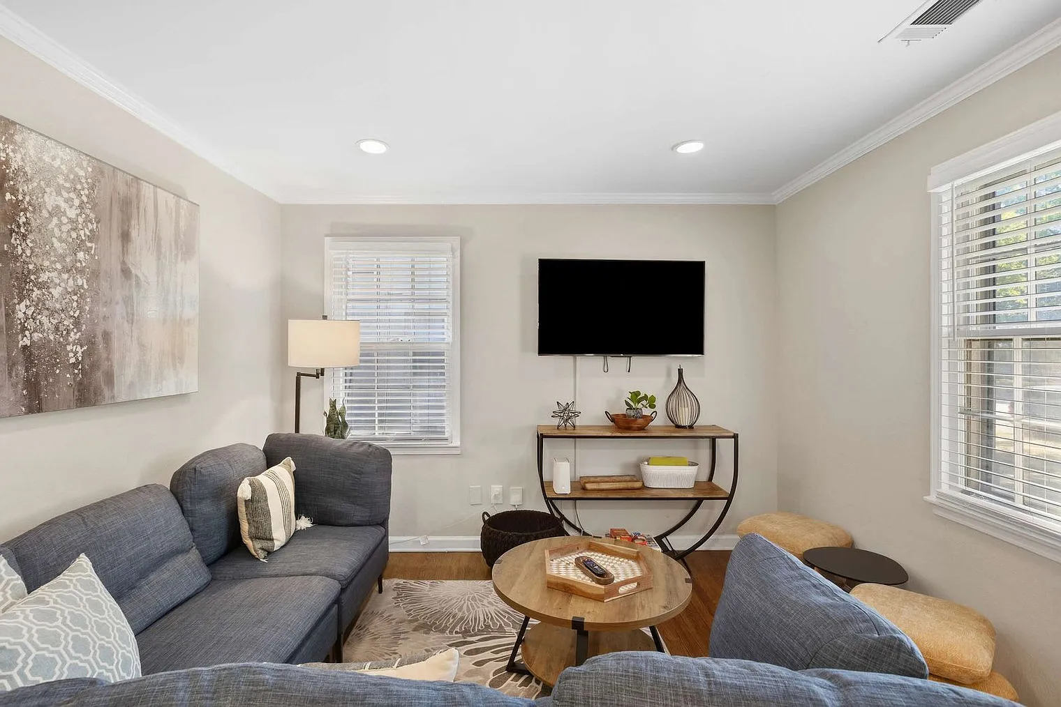 4 bed, 2.0 bath, $2,619 — Photo 1