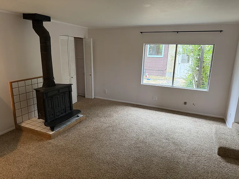 120 Bloomfield Rd — Photo 4