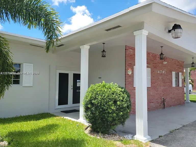 4730 NW 10th Ct #302 — Photo 31