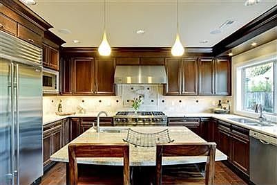 4th image of 10614 SE 25th St