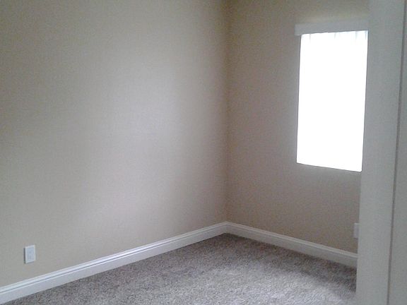 3rd image of 262 Mariposa Ave APT 17