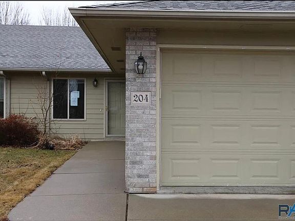 2nd image of 204 Emmett Trl